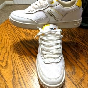 Ellesse mens size 8 white leather sneakers